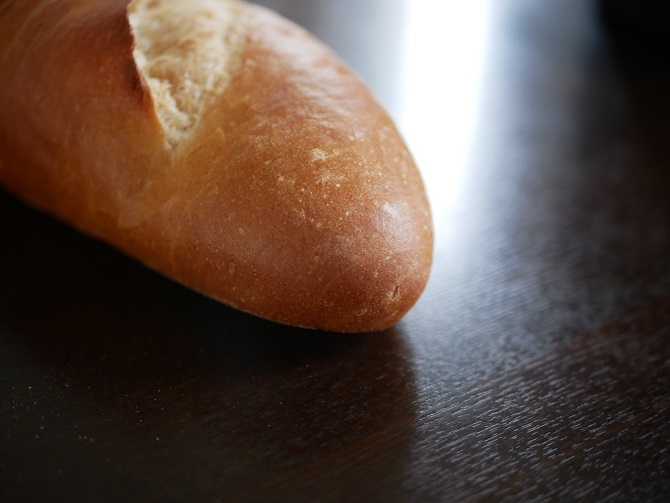 少し艶が出たフランスパン