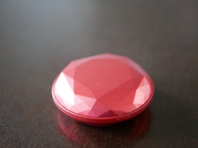 赤いSTYLEPIEのダイヤモンド型のハンドウォーマー