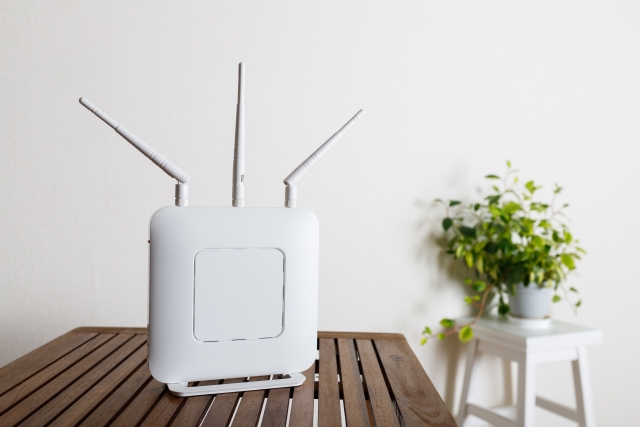 白いWiFiルーター