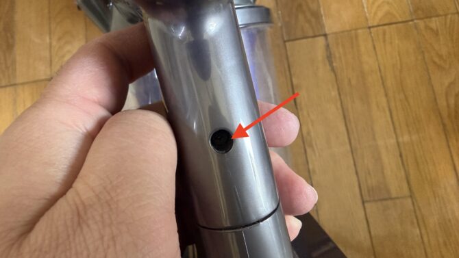 取手側のネジ